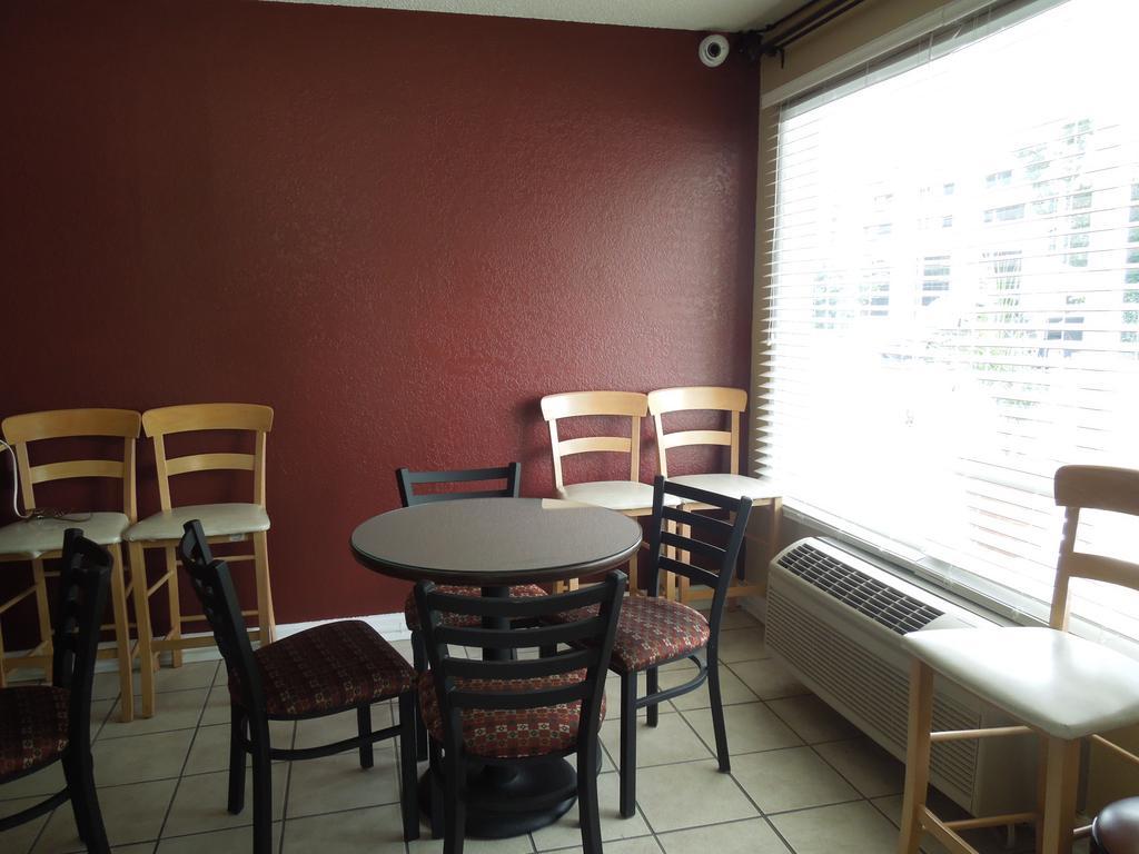 Red Roof Inn וויליאמסבורג מראה חיצוני תמונה